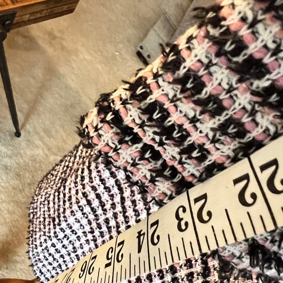 Zara long button jacket/sweater. Pink, black and white colors - Picture 4 of 8